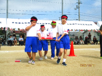 ７